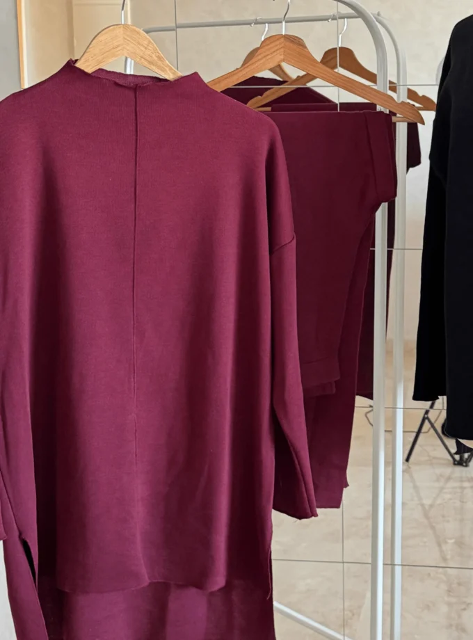 Black / Burgundy Set