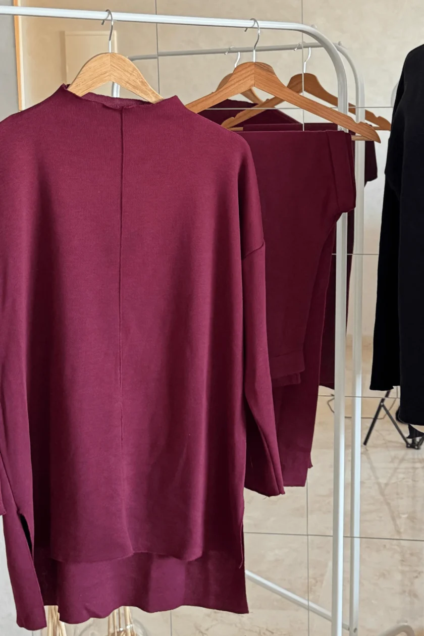 Black / Burgundy Set - Image 4