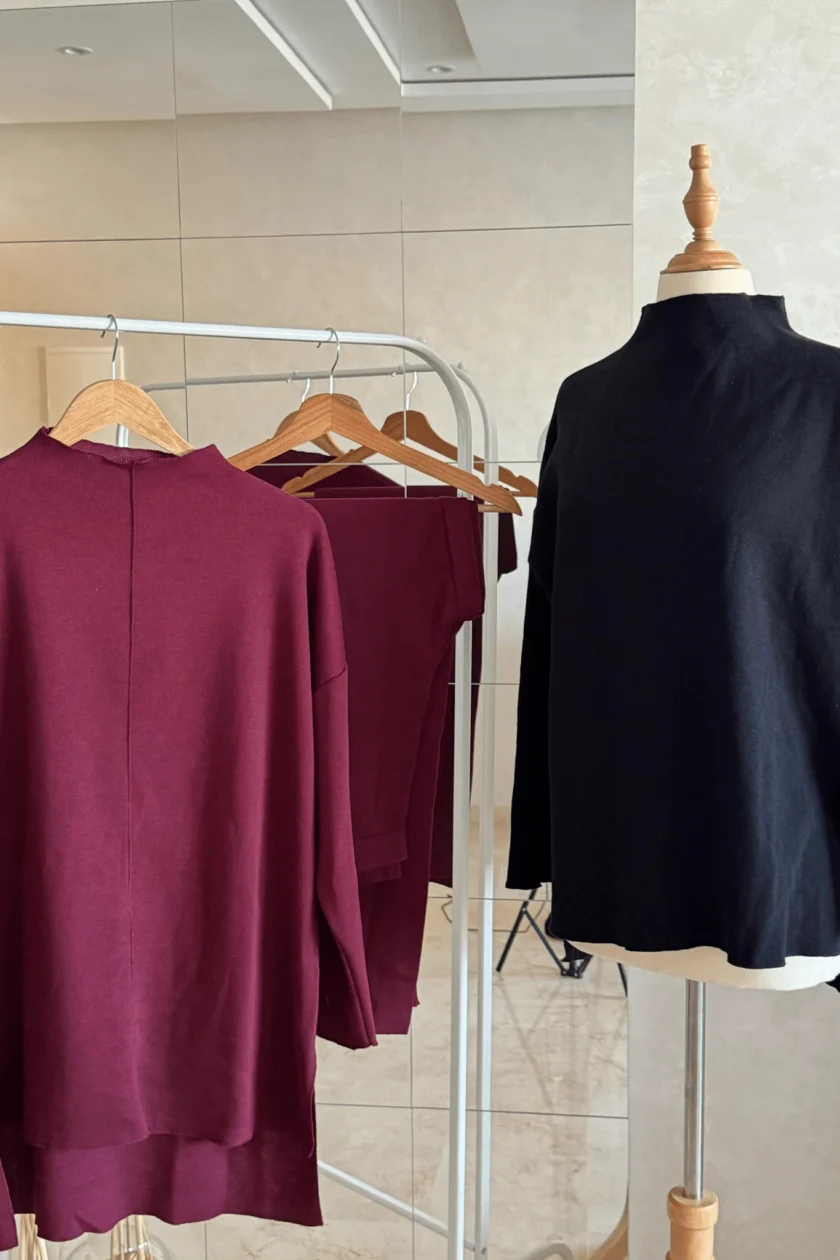 Black / Burgundy Set